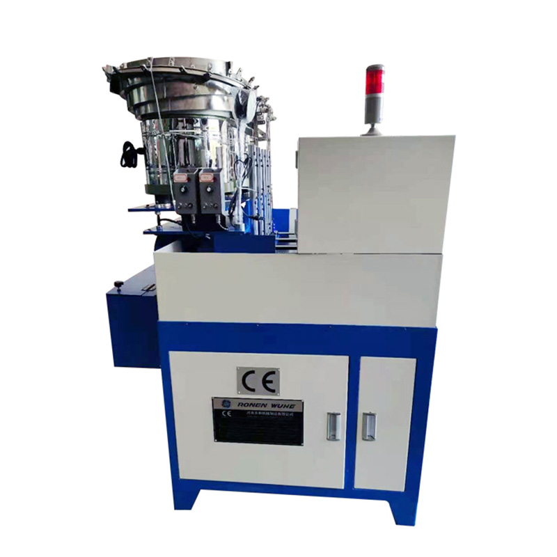 เครื่องต๊าปเกลียวสี่แกน